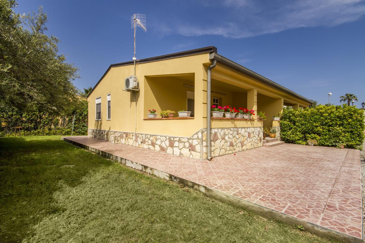 Case Vacanze Paradise Beach Vicino Cefalù Campofelice Di Roccella Exterior foto